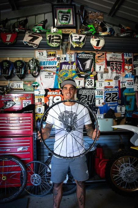 Mavic Deemax Pro 27.5 '' Front Wheel | Boost 15x110mm | Sam Hill Limited Edition 6 Mavic Deemax Pro 27.5 '' Front Wheel | Boost 15x110mm | Sam Hill Limited Edition - Image 4